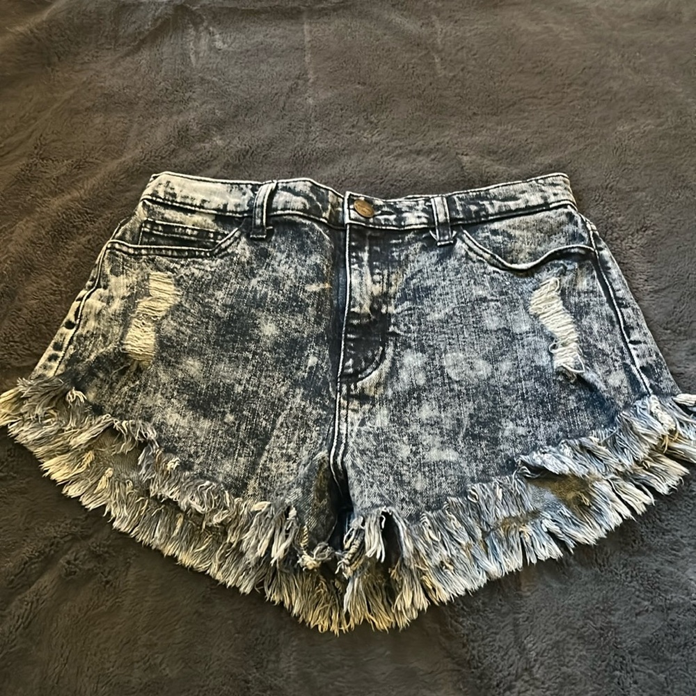 EUC WOMENS HIGH RISE SNEEKPEAK SHORTS SIZE LARGE